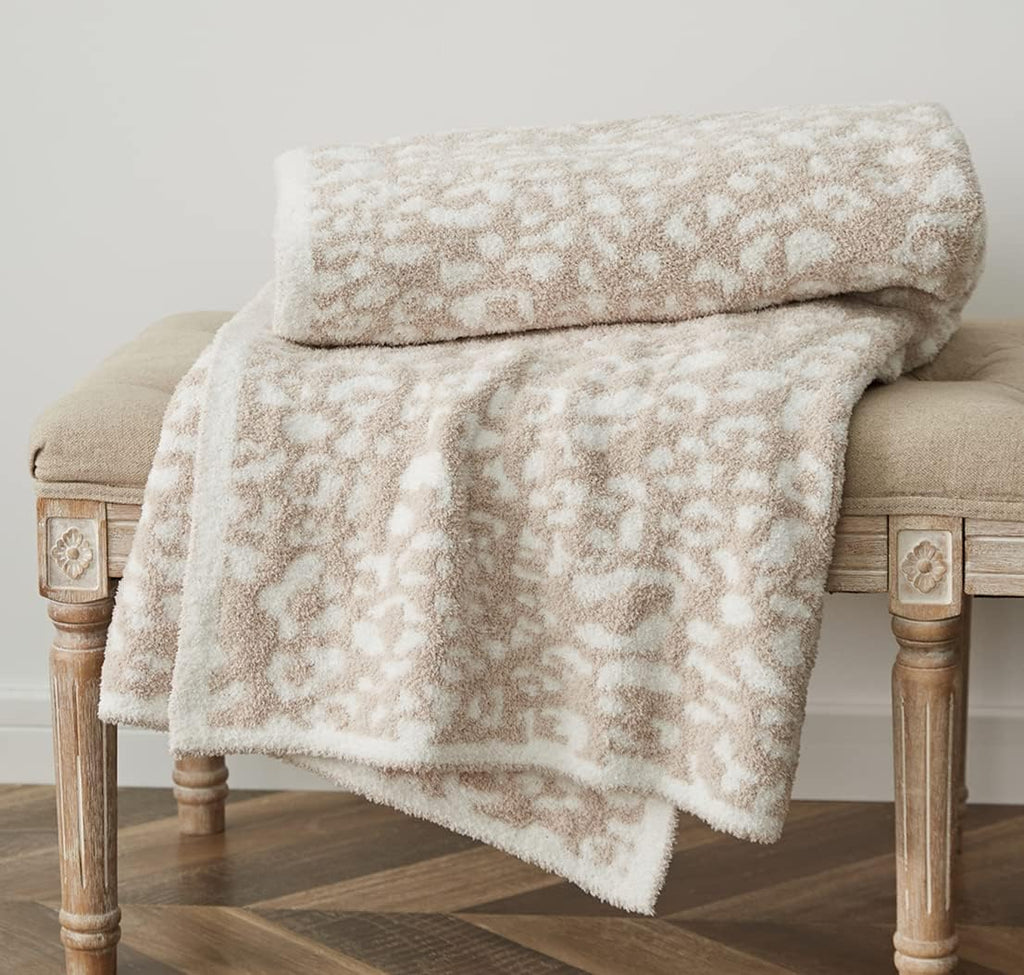 Leopard Cable Knitted Throw Blanket V8173