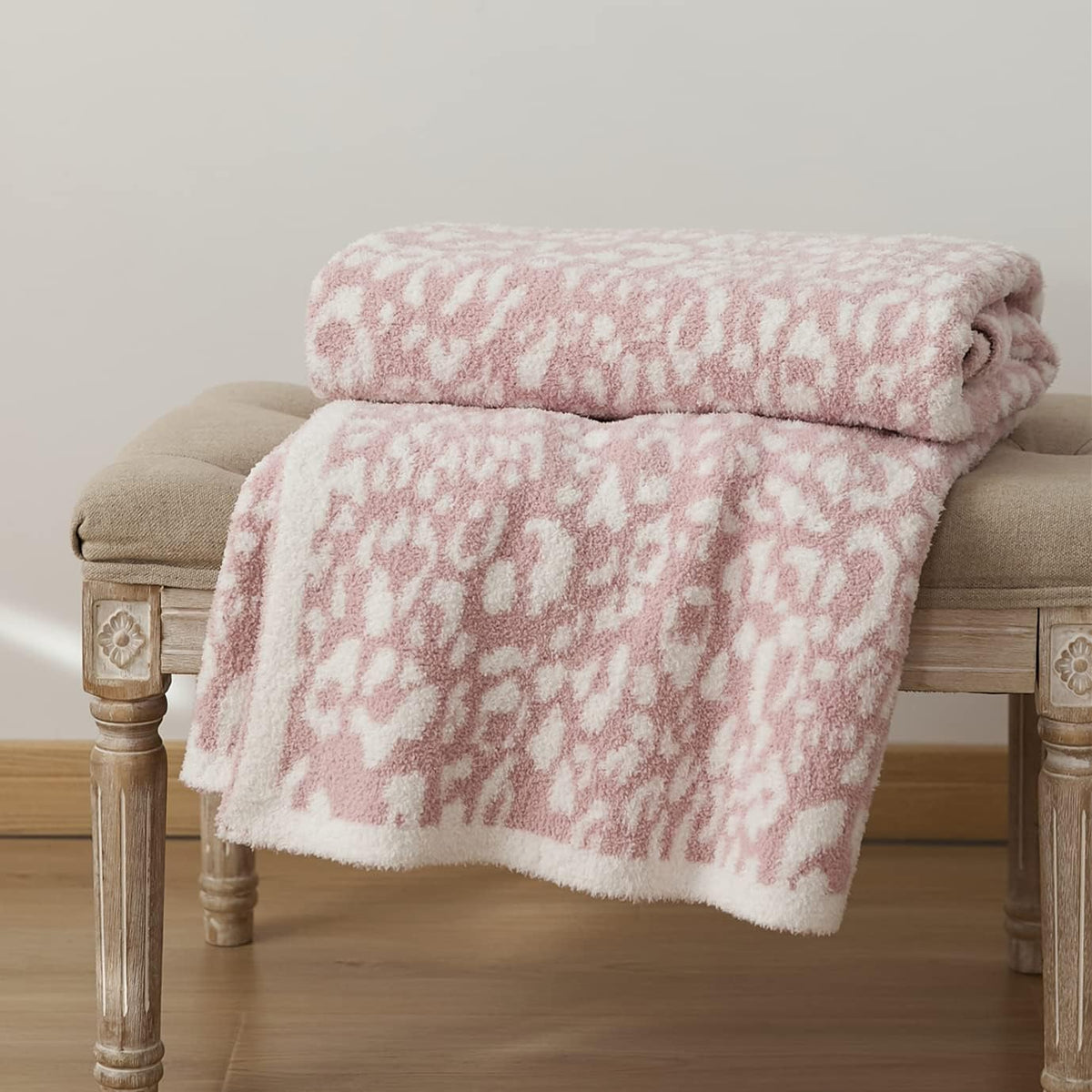 Leopard Cable Knitted Throw Blanket V8173