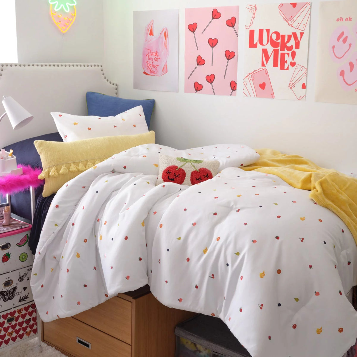 White Rainbow Fruits Full/Queen Comforter and Sham Set U725326