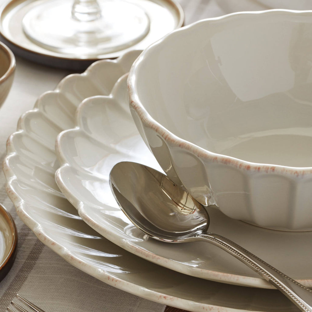 French Perle Scallop 4-Piece Accent Plate Set V220701