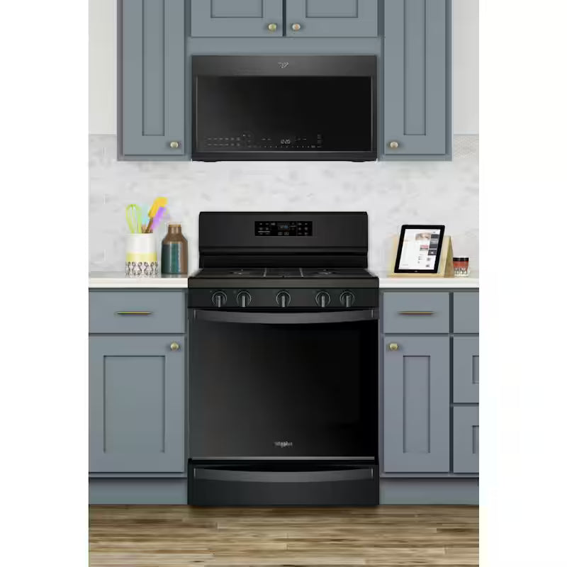 5.8 cu. ft. Gas Freestanding Range in Black I635