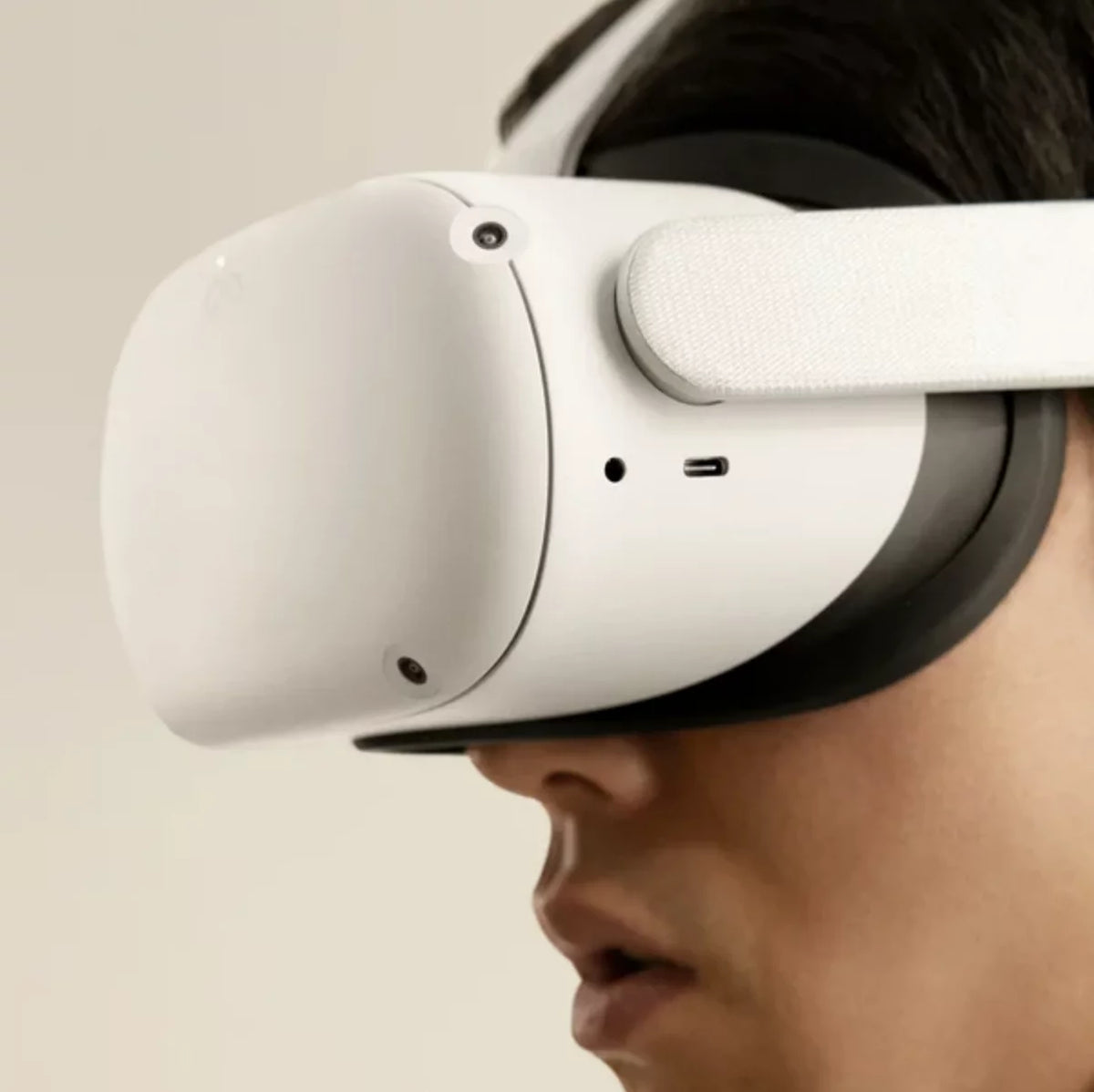 All-In-One VR Headset with Touch Controllers 256GB S71086