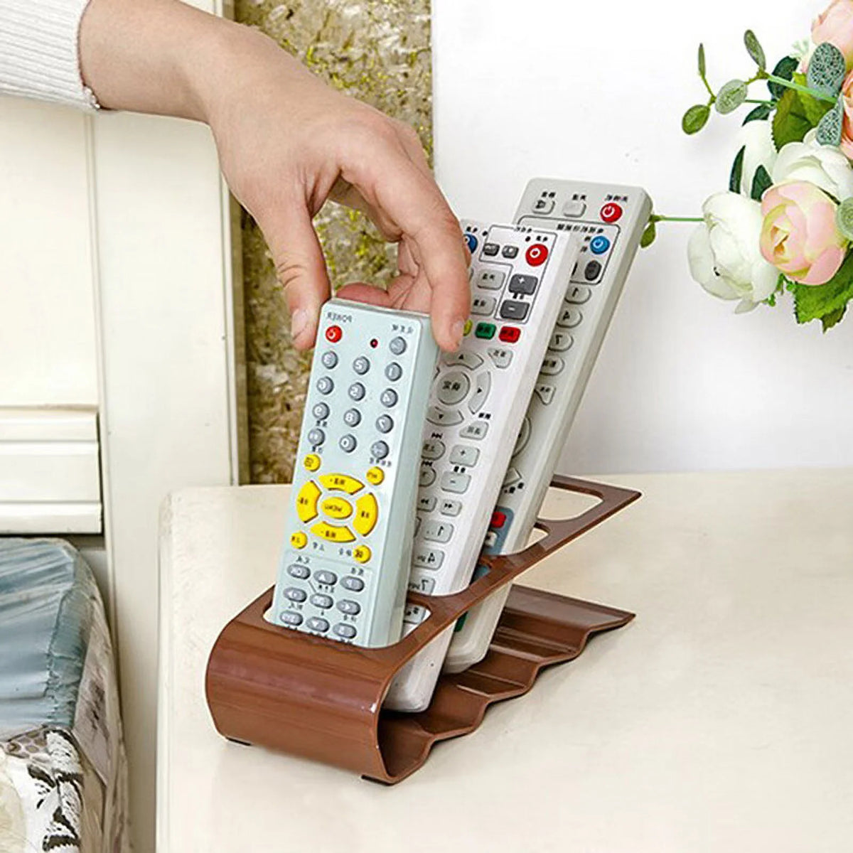 4 Section Remote Control Storage Rack I912
