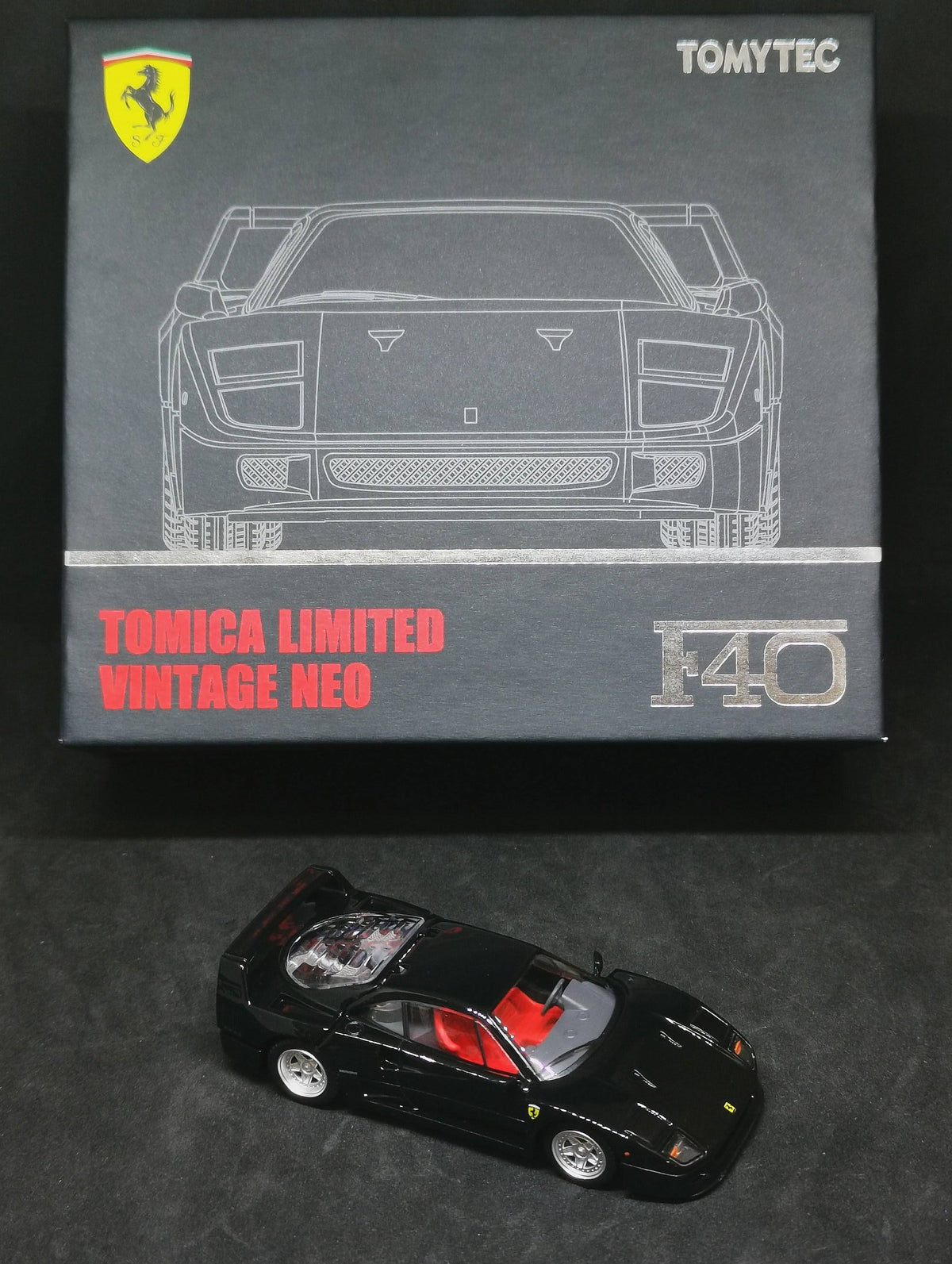 Ferrari F40 Black 1/64 Diecast Model Car Z833536